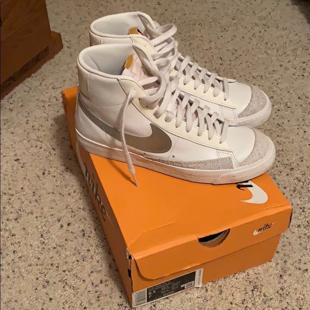 Nike Blazer Mid 77